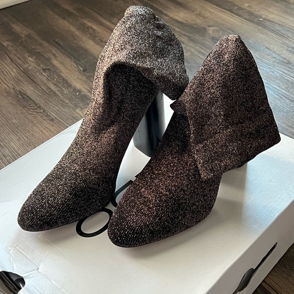 Never worn Aldo sparkle boot. Size: 7 - Picture 2 of 2